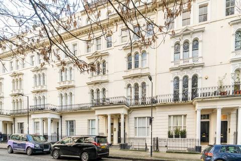 1 bedroom flat for sale, Kensington Gardens Square, London W2