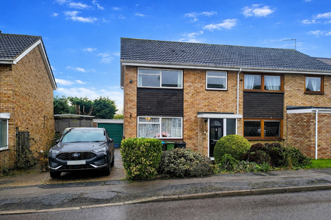 3 bedroom semi-detached house for sale, Shelley Close, Newport Pagnell