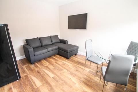 2 bedroom flat to rent, Bexhill Road, London, SE4
