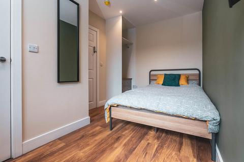 2 bedroom flat to rent, Bexhill Road, London, SE4