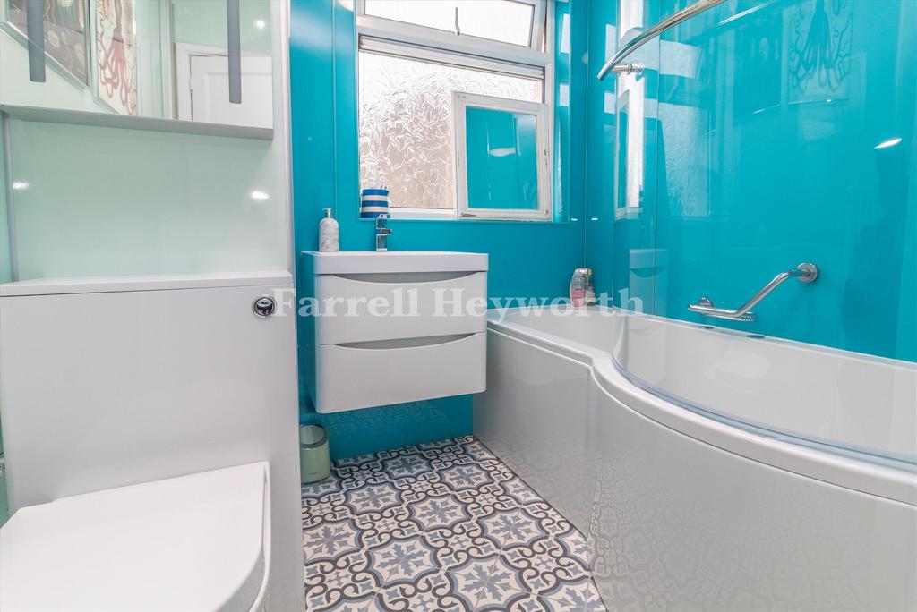 Bathroom image 3