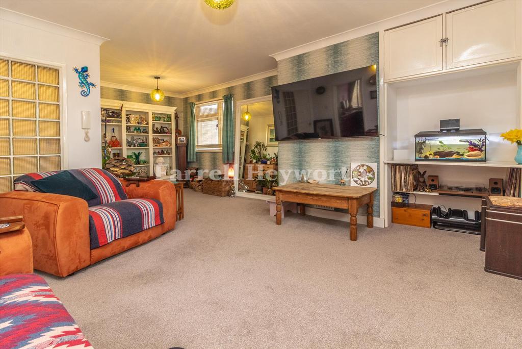 Lounge image 3