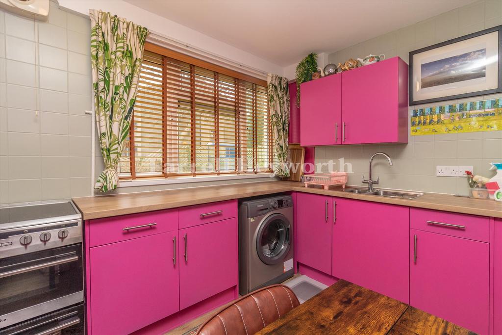 Kitchen image 3