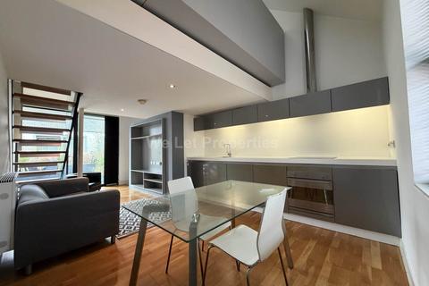 2 bedroom house to rent, Ash Street, Salford M6