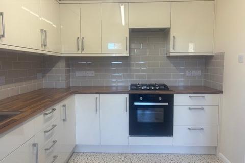 3 bedroom terraced house to rent, Orchard Court, Alcombe TA24