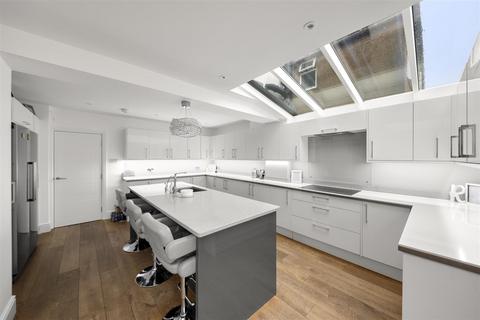 undefined, Benedict Drive, Feltham TW14
