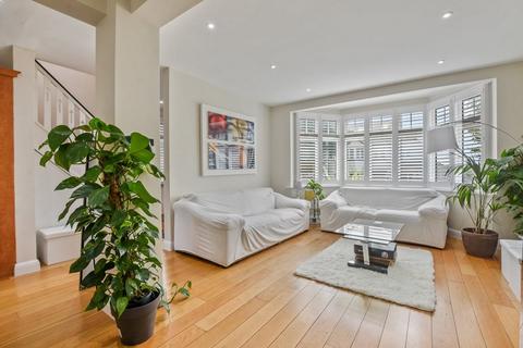 4 bedroom detached house to rent, Dollis Hill Avenue, London, NW2