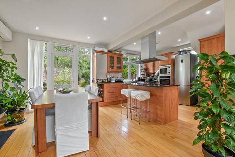 4 bedroom detached house to rent, Dollis Hill Avenue, London, NW2