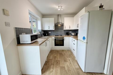 3 bedroom semi-detached house for sale, Town Close View, Kippax