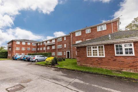 2 bedroom apartment to rent - Hillmead Court, Taplow SL6