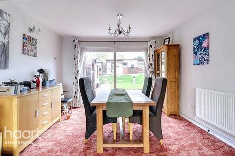 Wards Hill Road, Minster