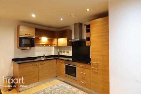 2 bedroom apartment to rent, The Boulevard, LEEDS
