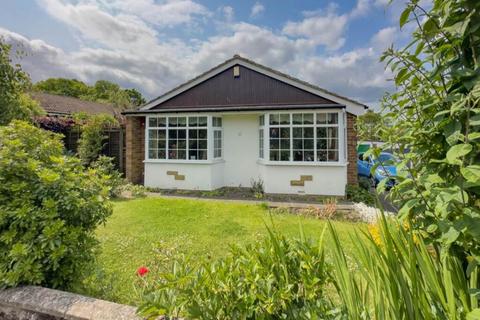3 bedroom bungalow to rent, York Drive , Upper Batley, West Yorkshire