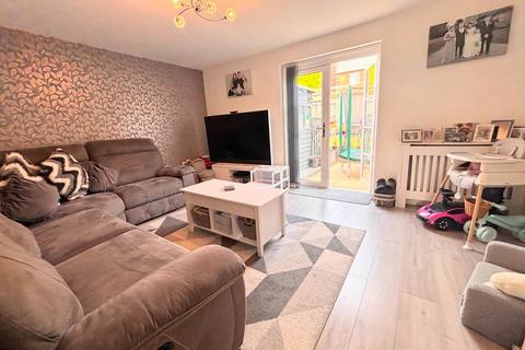 3 bedroom terraced house for sale, Tarry Court, Roade, Northamptonshire NN7