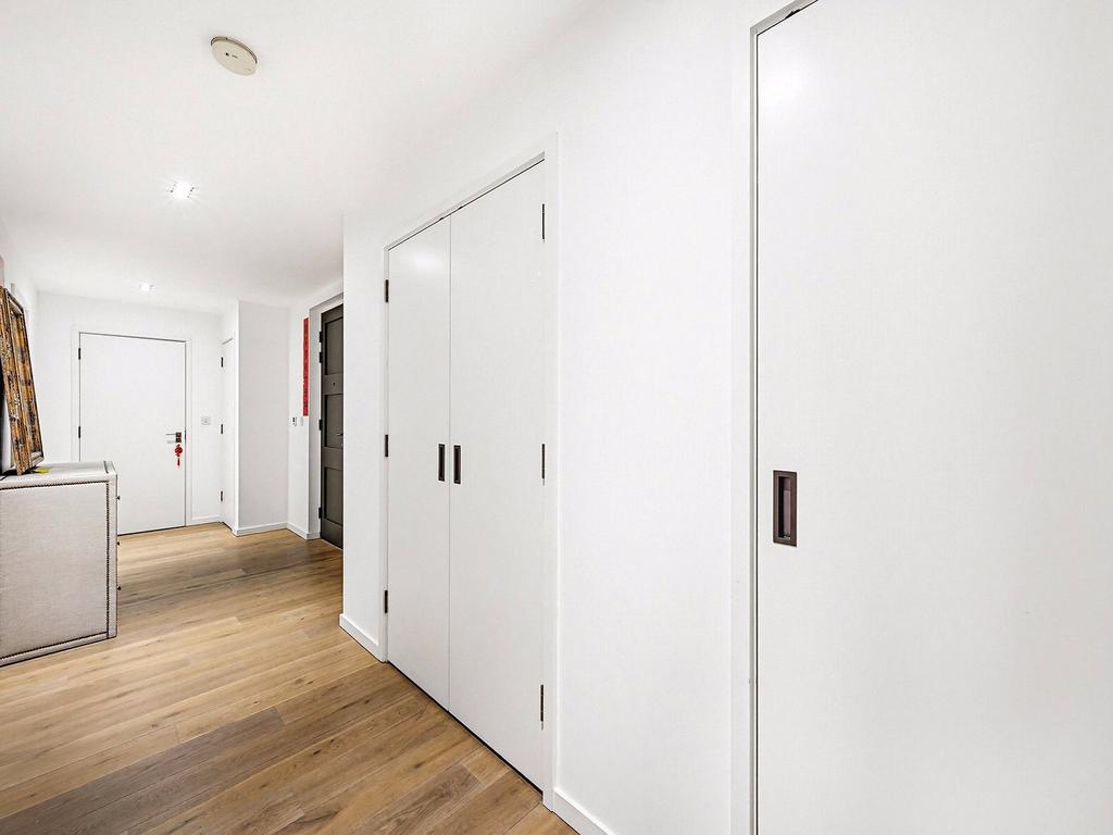 Landau Apartments