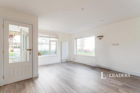 3 bedroom terraced house to rent, Dolphin Way, Rustington, Littlehampton, BN16
