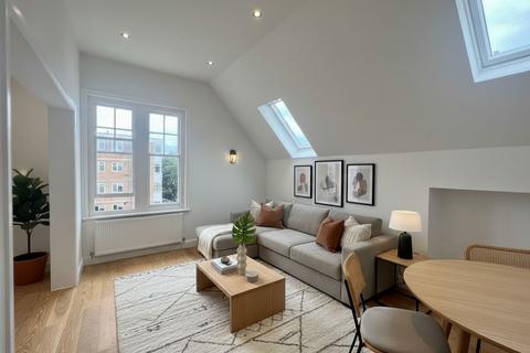 3 bedroom flat to rent, Wilbury Villas, Hove, BN3