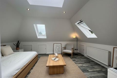 3 bedroom flat to rent, Wilbury Villas, Hove, BN3