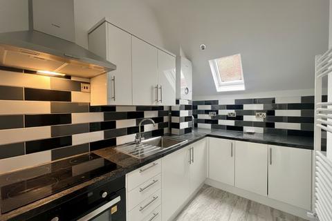 3 bedroom flat to rent, Wilbury Villas, Hove, BN3