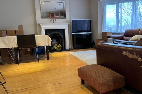 2 bedroom property to rent, Hendon Lane, London