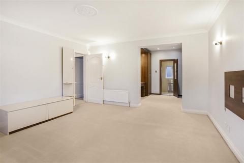 undefined, Abinger Avenue, Cheam SM2