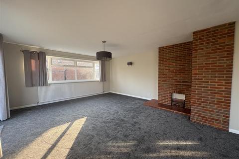 5 bedroom detached house to rent, Terry Orchard, High Wycombe HP13
