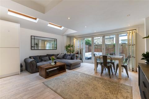 2 bedroom apartment for sale, Tregarvon Road, London, SW11