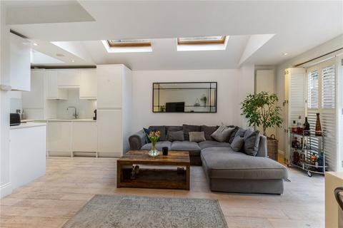 2 bedroom apartment for sale, Tregarvon Road, London, SW11