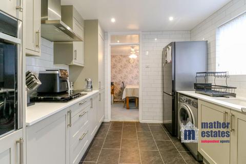 3 bedroom terraced house for sale, Wisden Road, Stevenage