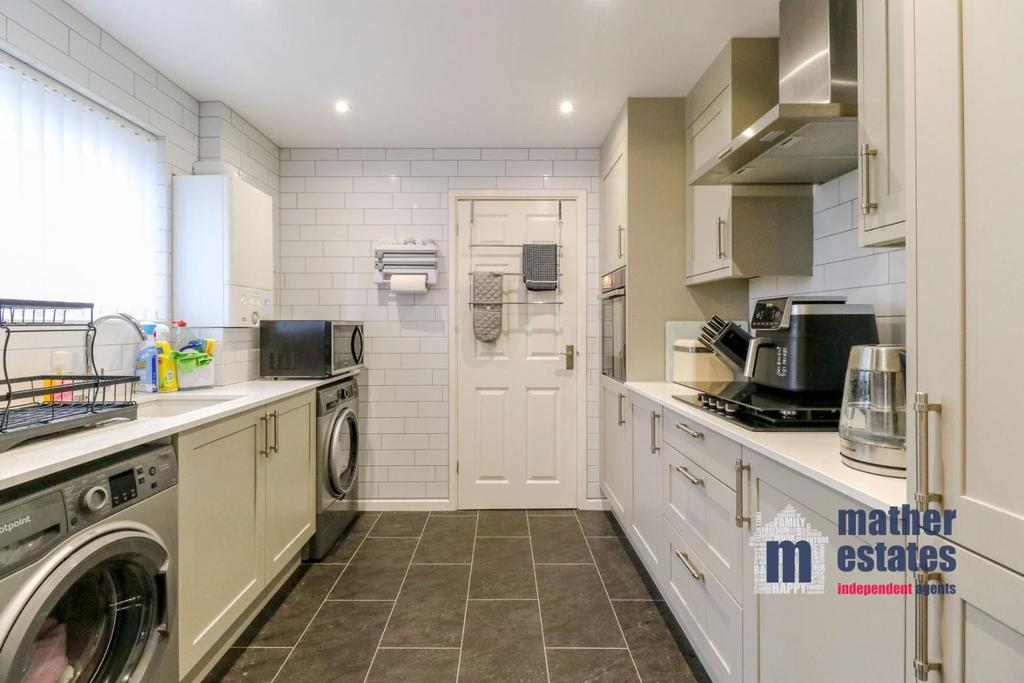 299 Wisden Road, Stevenage, SG1-11.jpg