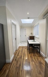 2 bedroom flat to rent, Farm Avenue, Wembley, HA0