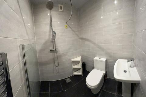 2 bedroom flat to rent, Farm Avenue, Wembley, HA0