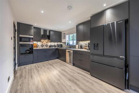 undefined, Abbotsford Crescent, Perth