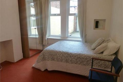 4 bedroom terraced house to rent, Heaton Grove, Heaton, Newcastle upon Tyne, Tyne and Wear
