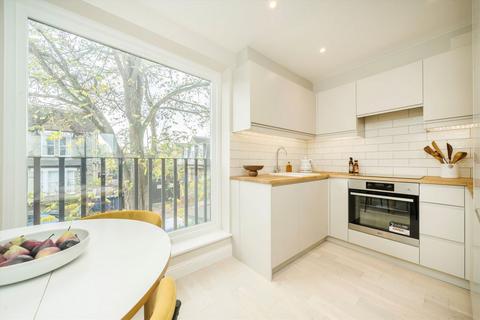 3 bedroom house to rent, Waldeck Road, London W13