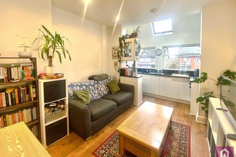 2 bedroom flat to rent, Old Broadway, Manchester, Greater Manchester, M20