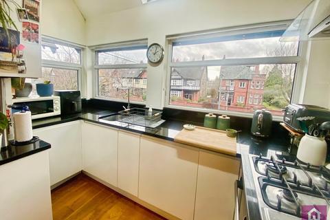 2 bedroom flat to rent, Old Broadway, Manchester, Greater Manchester, M20
