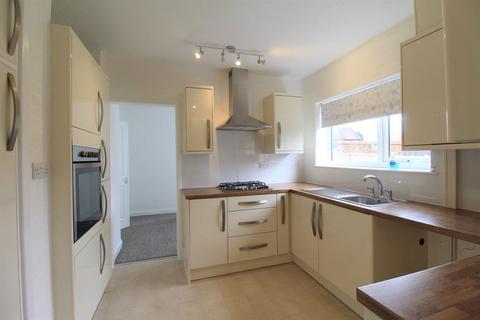 3 bedroom semi-detached house to rent, Firbeck Road, Wollaton, Nottingham, NG8 2FD