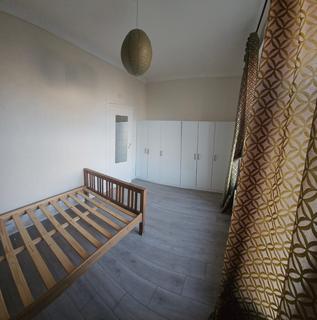 undefined, 136a Bonnyton