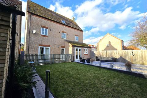 5 bedroom detached house for sale, Langley Gardens, Sandy SG19