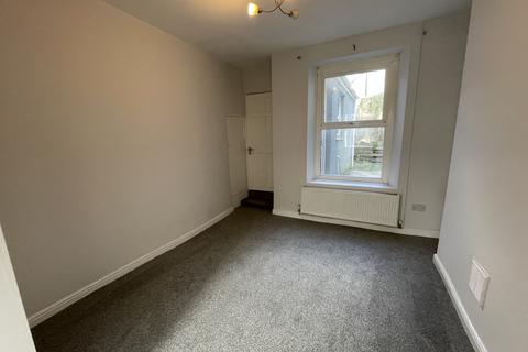 2 bedroom terraced house to rent, Milbrook St, Swansea