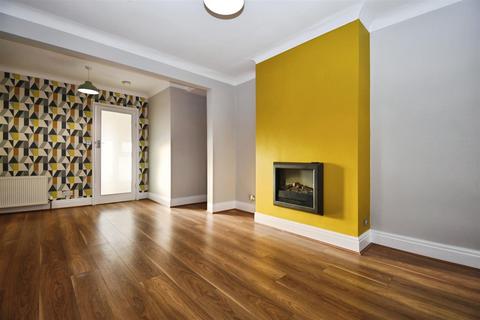 2 bedroom terraced house for sale, Ilford Road, Hull