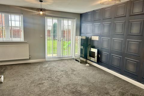 3 bedroom end of terrace house to rent, Sidings Close, Hartlepool TS24