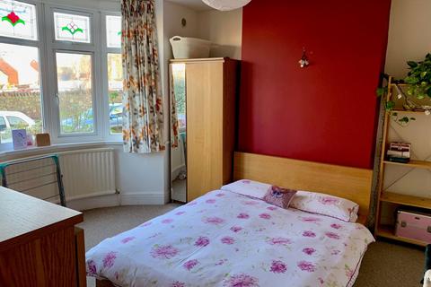 4 bedroom terraced house to rent, College Road, Fishponds, BS16