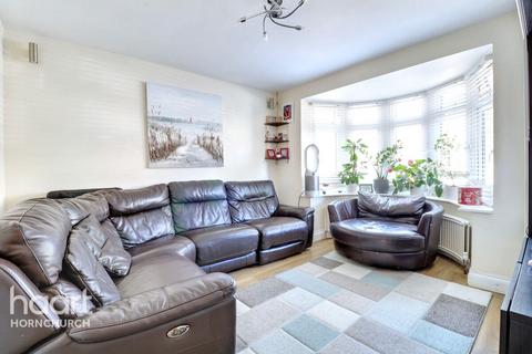 undefined, Hillview Avenue, HORNCHURCH