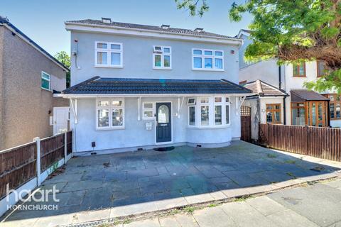 undefined, Hillview Avenue, HORNCHURCH