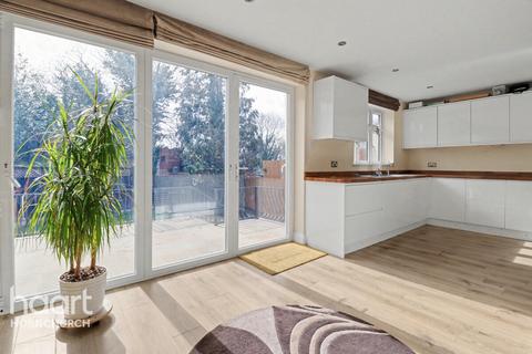 5 bedroom detached house for sale, Hillview Avenue, HORNCHURCH
