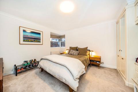 2 bedroom flat to rent, Melbourne House, London W8