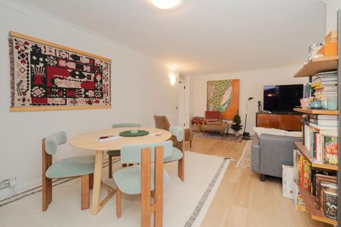 2 bedroom flat to rent, Melbourne House, London W8