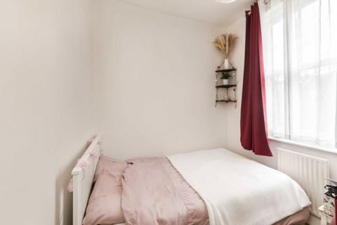 1 bedroom flat to rent, Brondesbury Road, London NW6